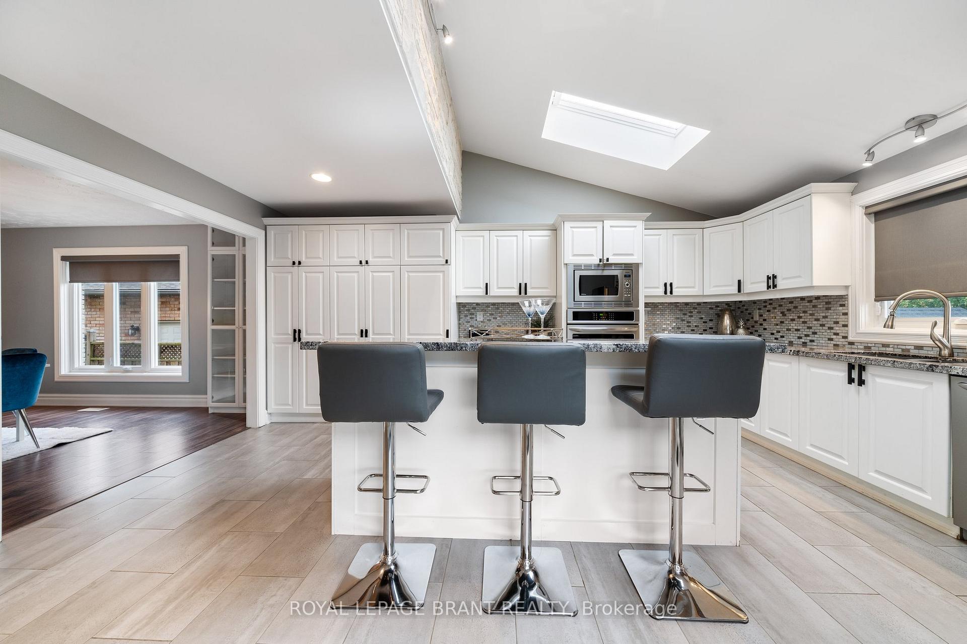 Photo 23 of 110 Fieldway Drive, Hamilton, Bruleville — HOMEH