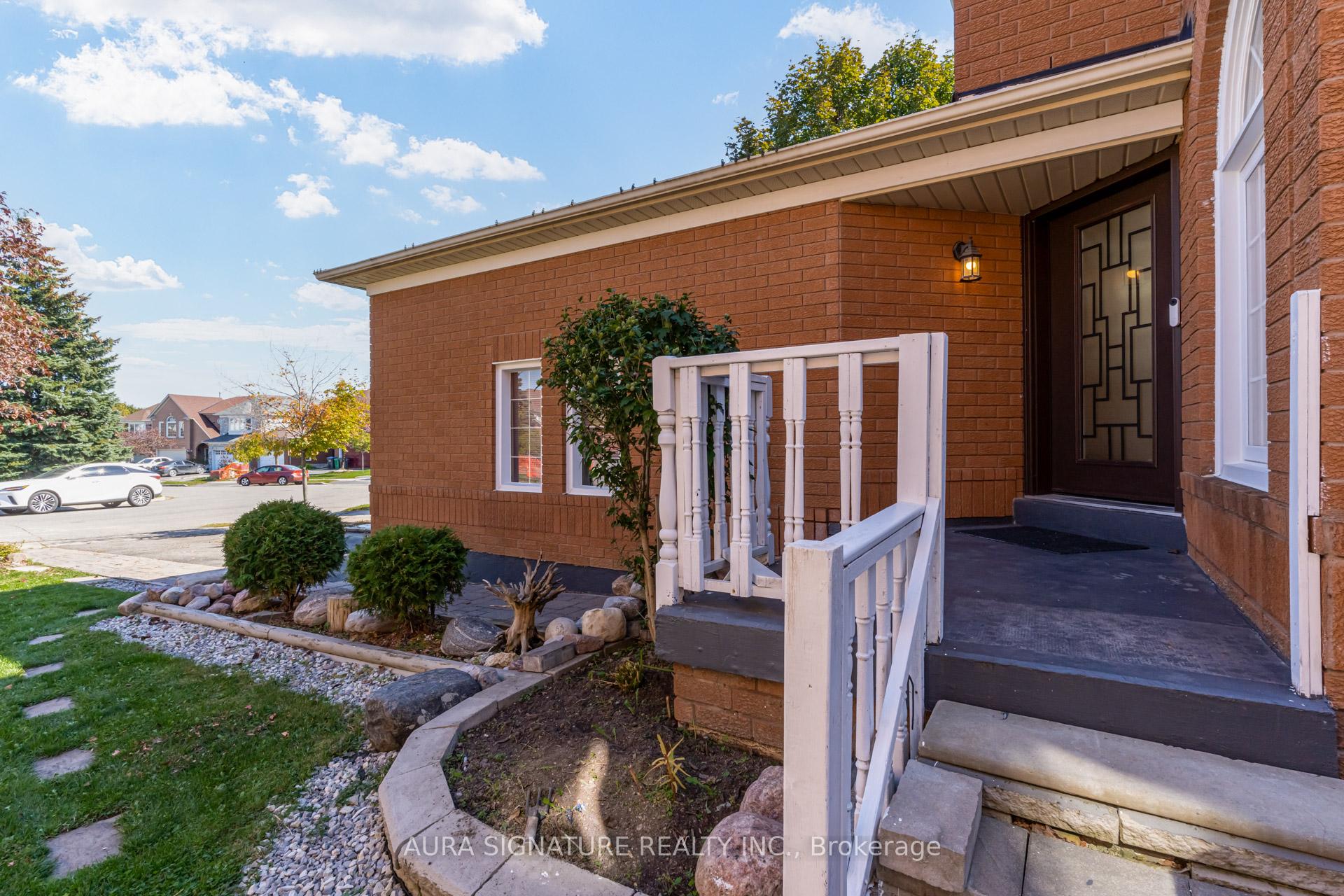Photo 4 of 69 Alaskan Summit Court, Brampton, Sandringham-Wellington — HOMEH