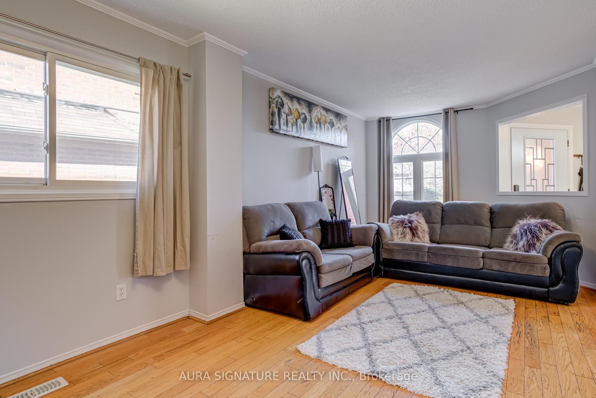 Photo 9 of 69 Alaskan Summit Court, Brampton, Sandringham-Wellington — HOMEH