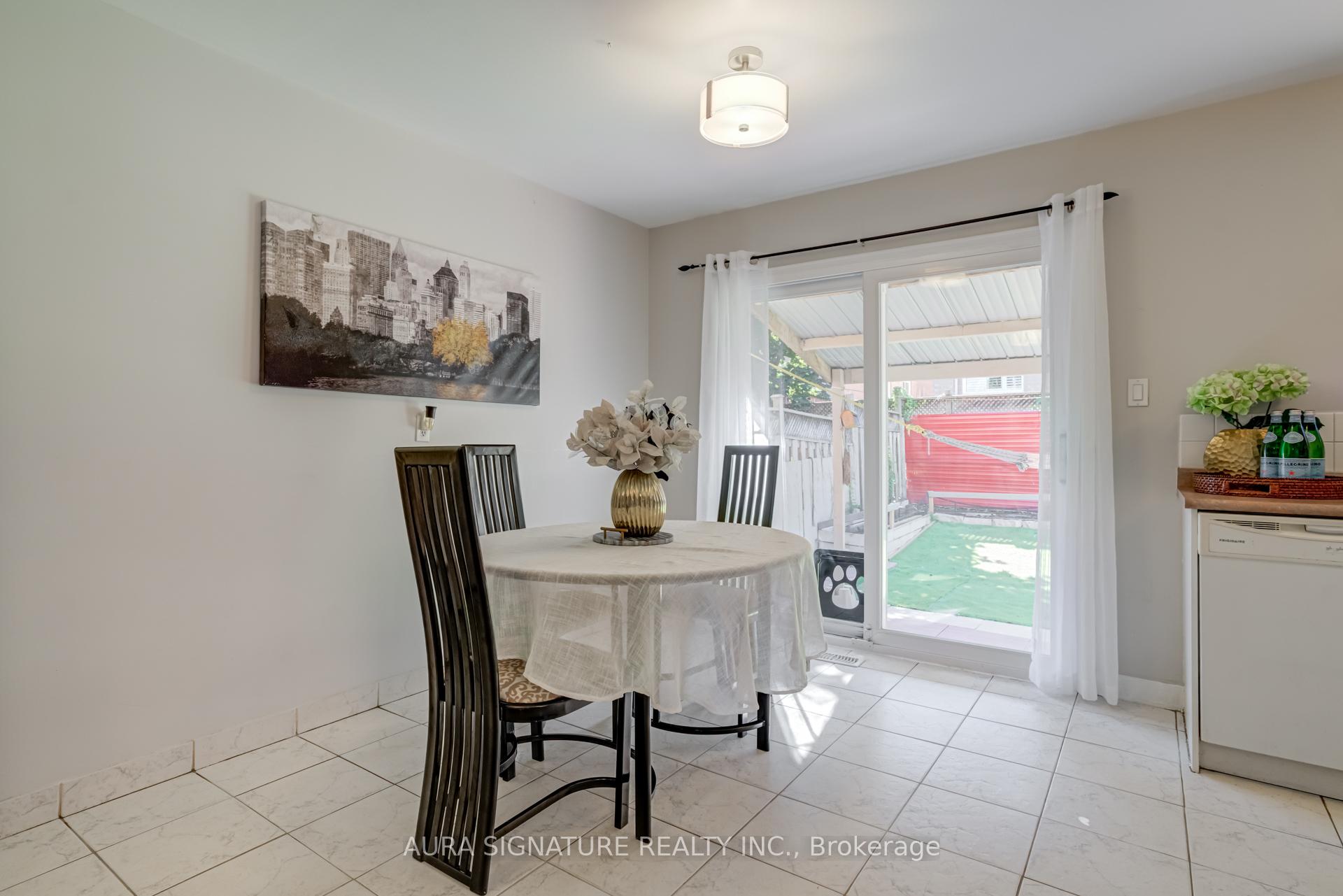Photo 11 of 69 Alaskan Summit Court, Brampton, Sandringham-Wellington — HOMEH