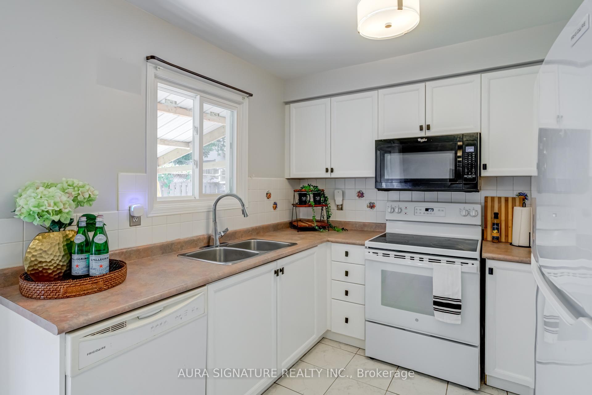 Photo 16 of 69 Alaskan Summit Court, Brampton, Sandringham-Wellington — HOMEH