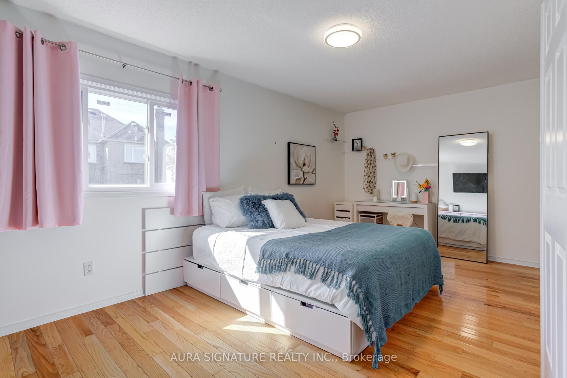 Photo 21 of 69 Alaskan Summit Court, Brampton, Sandringham-Wellington — HOMEH
