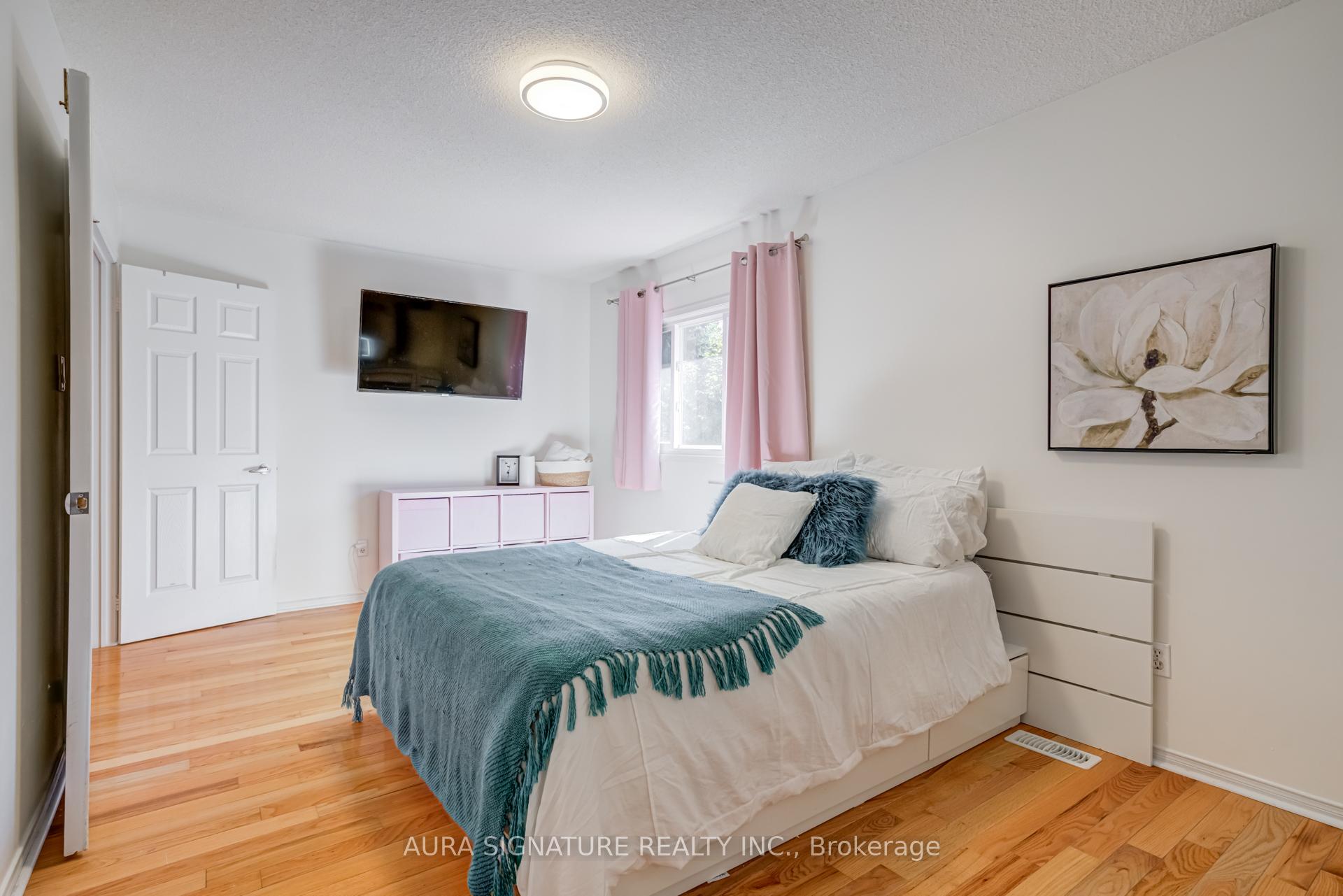 Photo 23 of 69 Alaskan Summit Court, Brampton, Sandringham-Wellington — HOMEH