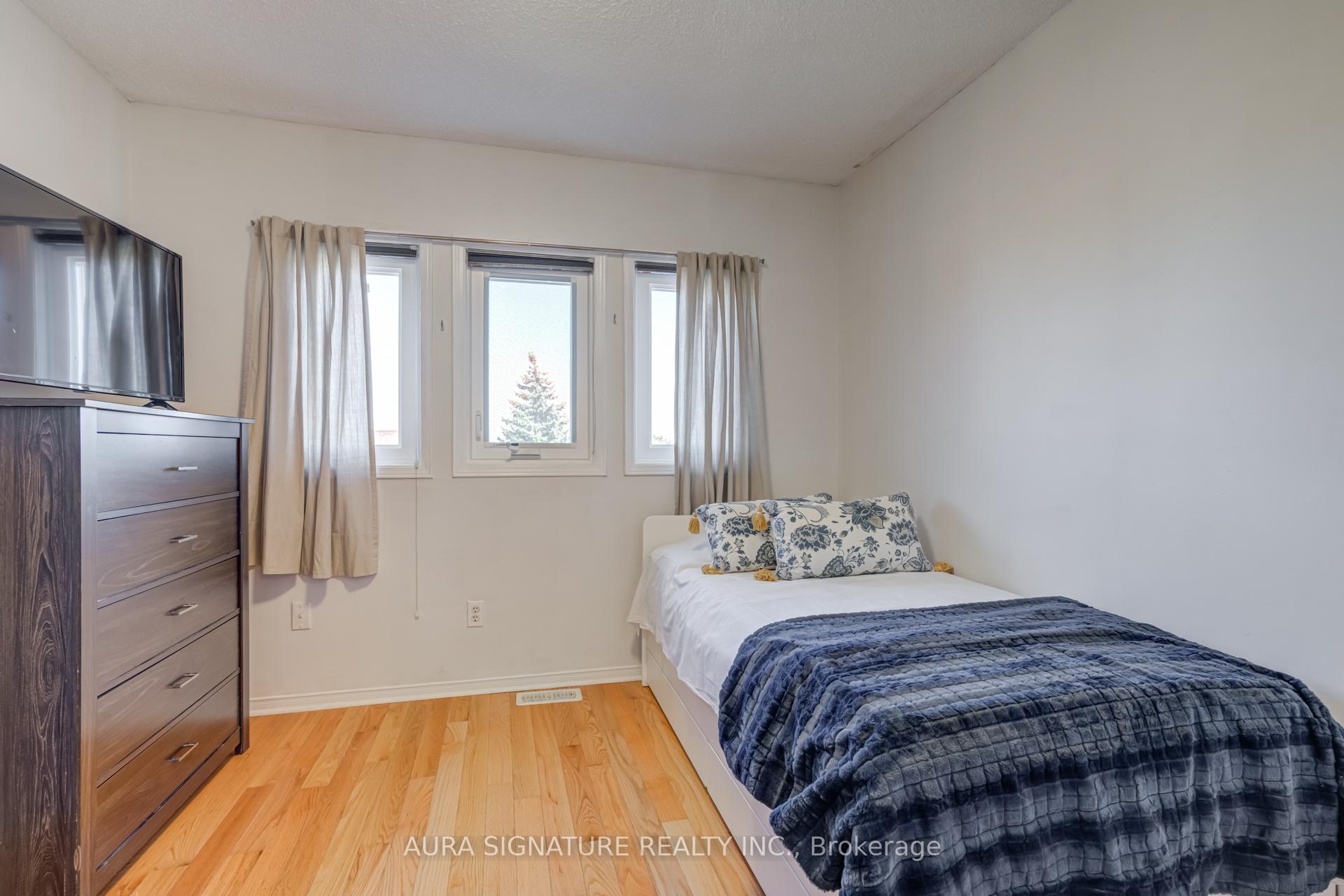 Photo 27 of 69 Alaskan Summit Court, Brampton, Sandringham-Wellington — HOMEH