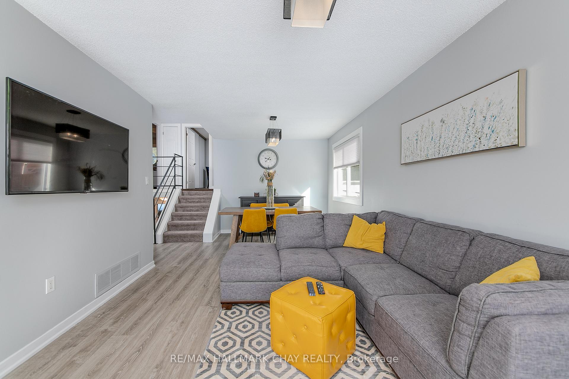 Photo 4 of 40 Knicely Road, Barrie, Painswick North — HOMEH