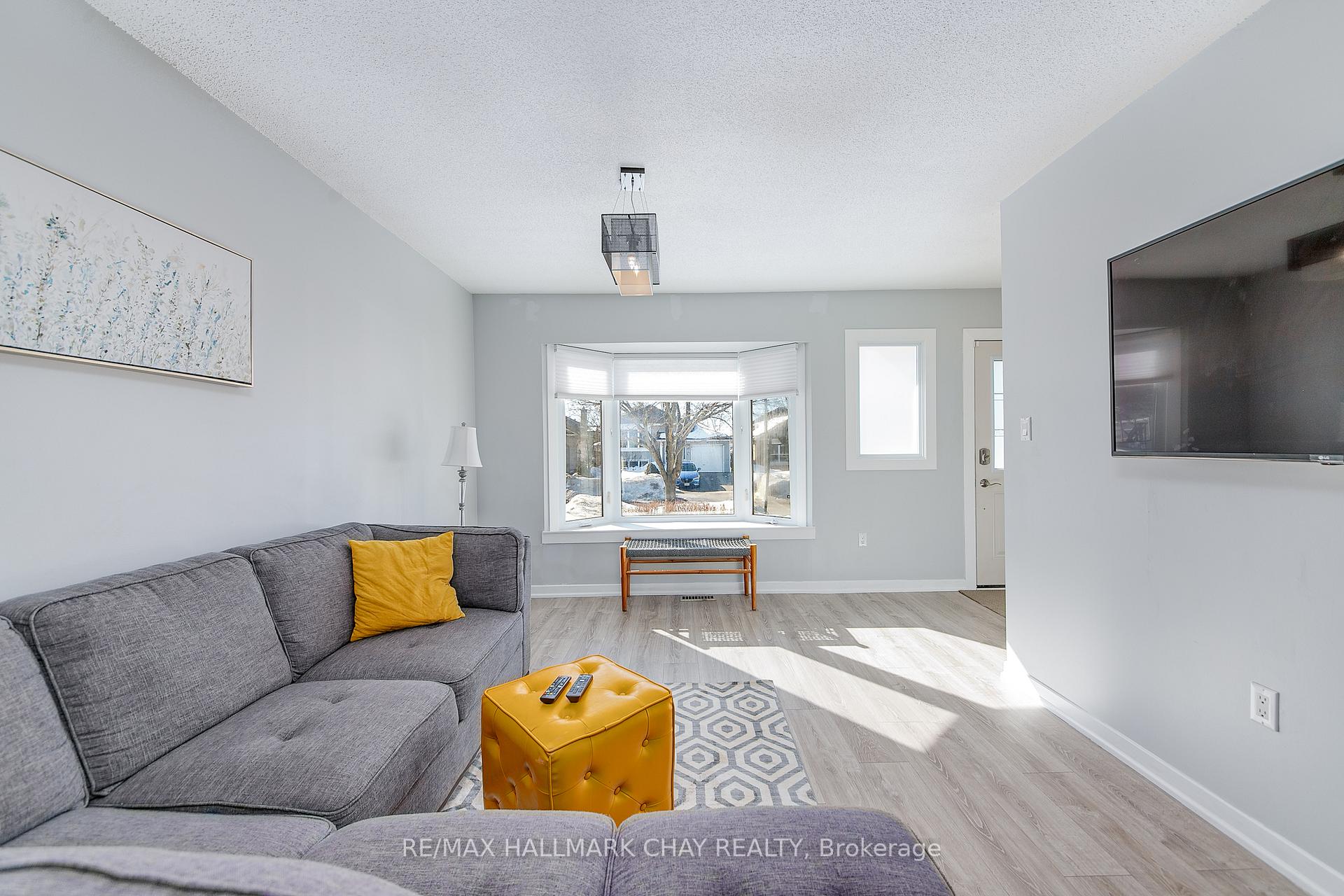 Photo 6 of 40 Knicely Road, Barrie, Painswick North — HOMEH