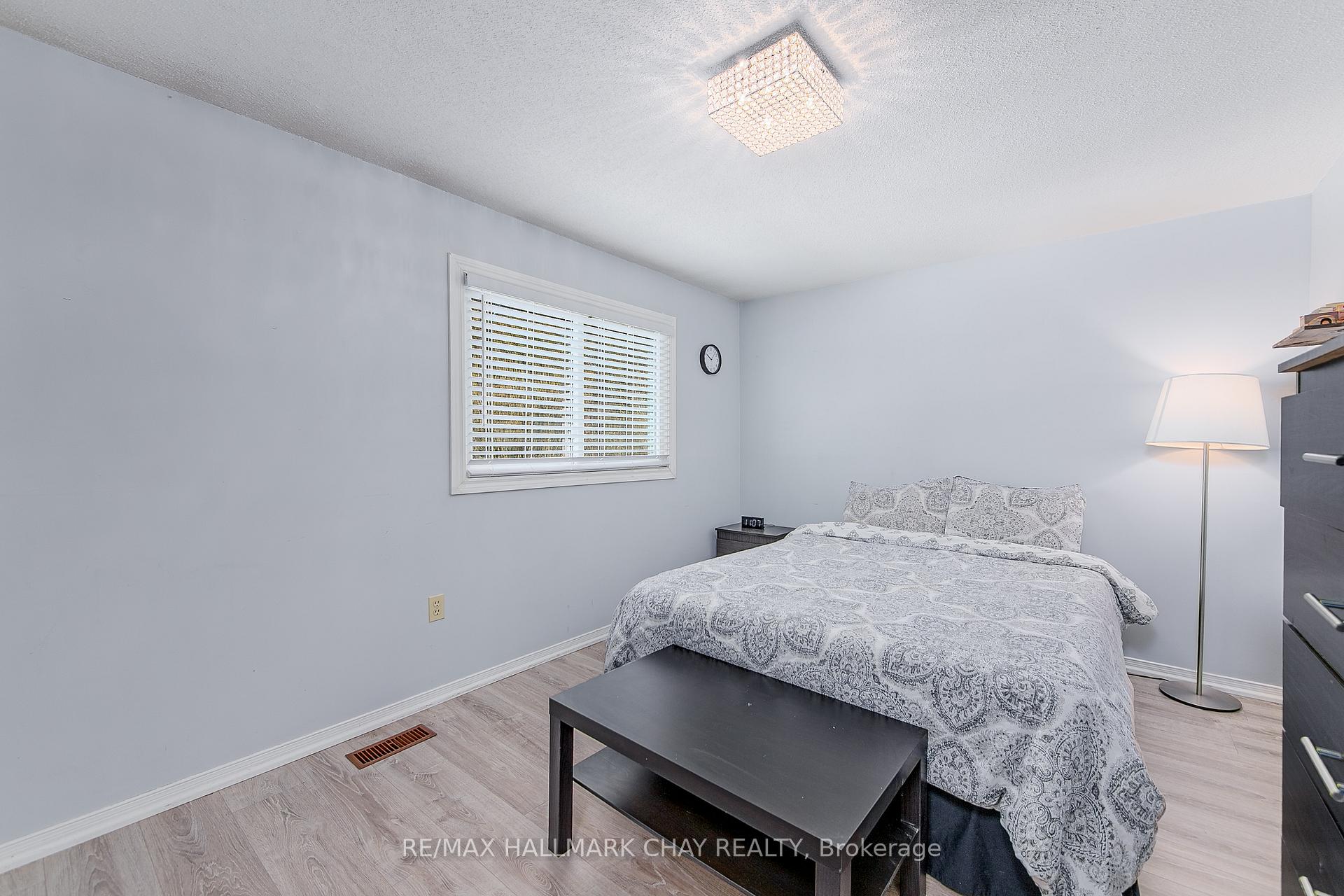 Photo 19 of 40 Knicely Road, Barrie, Painswick North — HOMEH