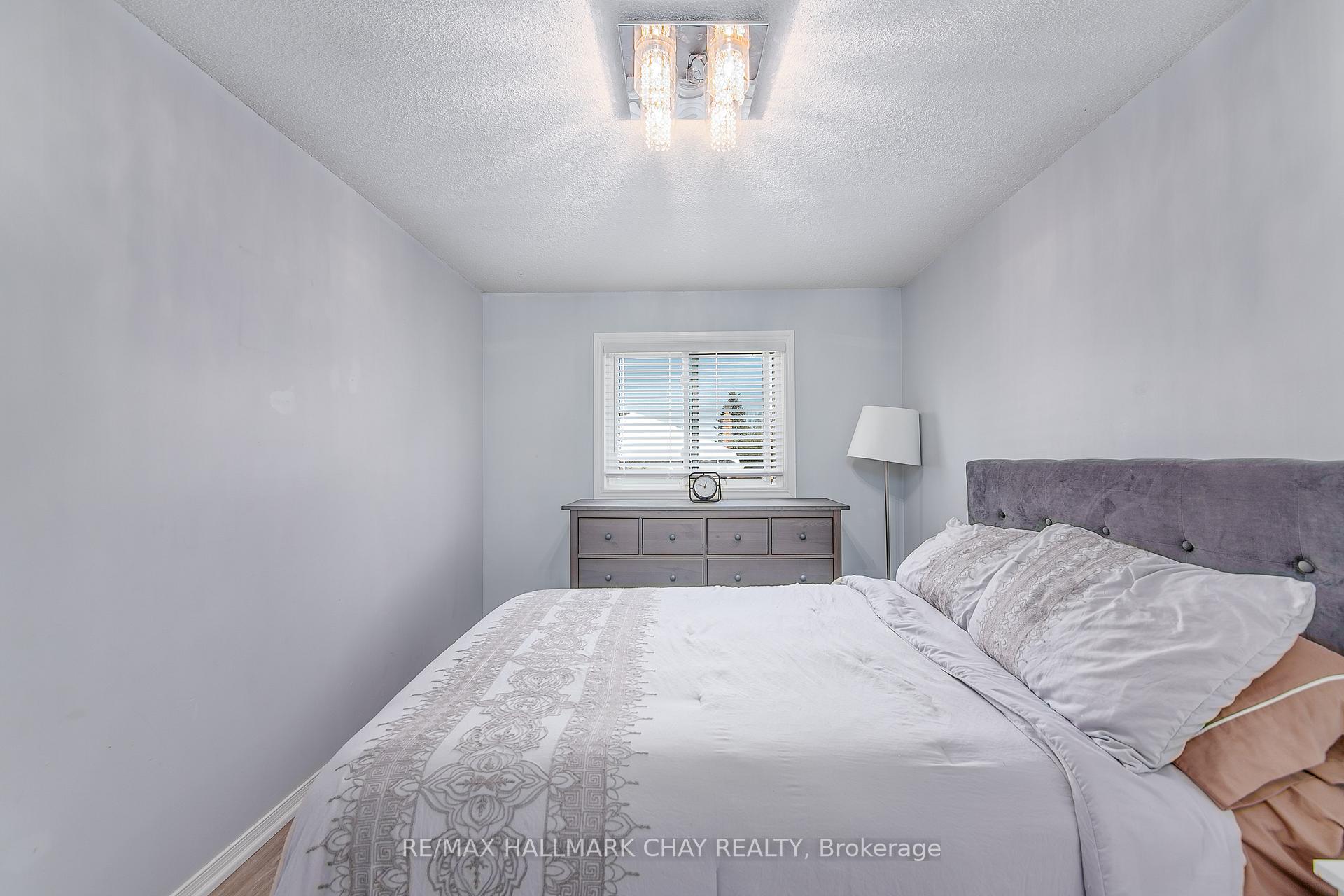 Photo 23 of 40 Knicely Road, Barrie, Painswick North — HOMEH