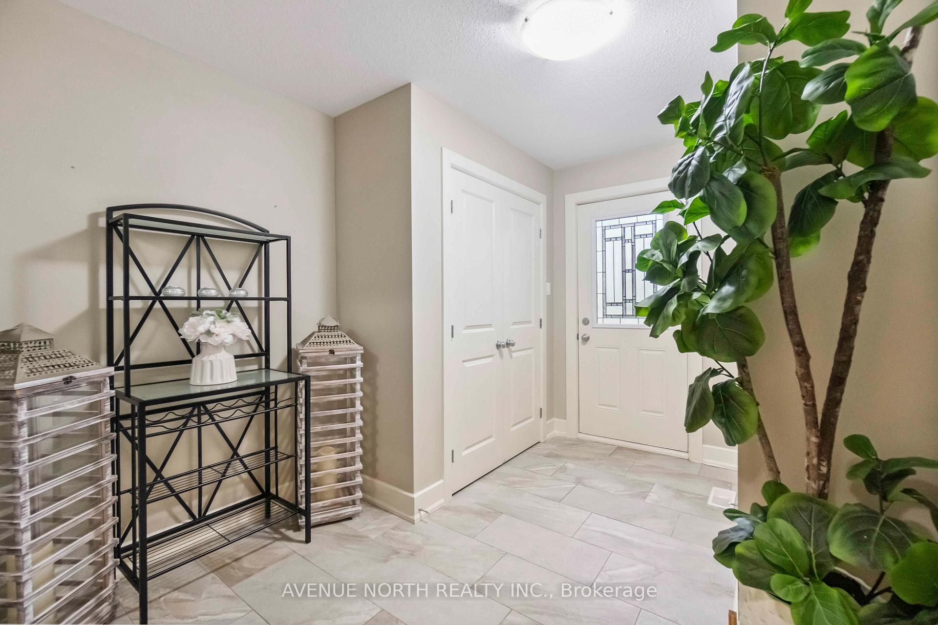 Photo 4 of 718 Bunchberry Way, Ottawa, Blossom Park/Kemp Park/Findlay Creek — HOMEH