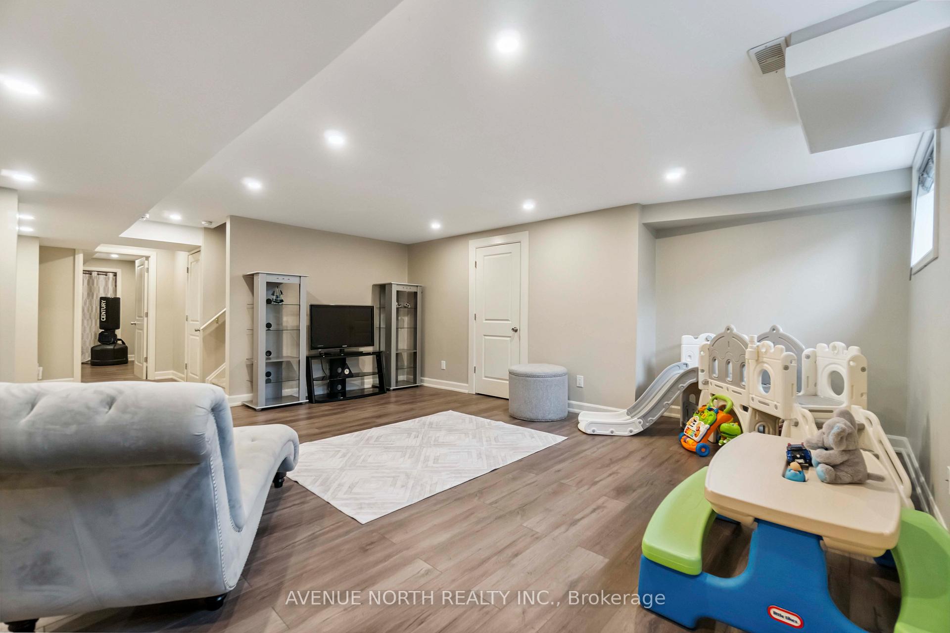 Photo 37 of 718 Bunchberry Way, Ottawa, Blossom Park/Kemp Park/Findlay Creek — HOMEH