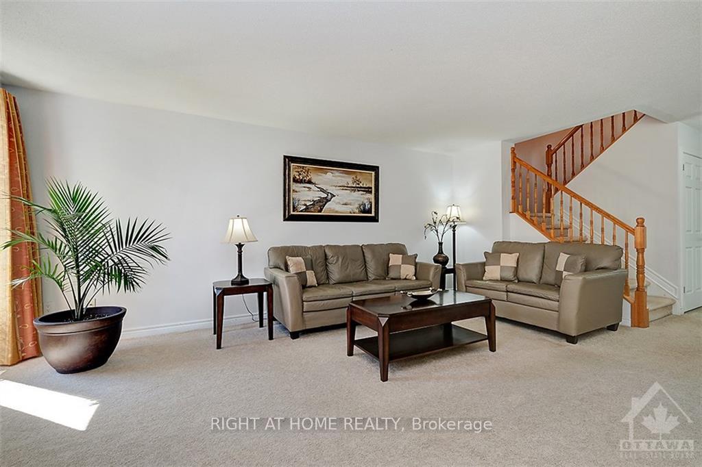 Photo 4 of 849 Clearbrook Drive, Ottawa, Barrhaven - Strandherd — HOMEH