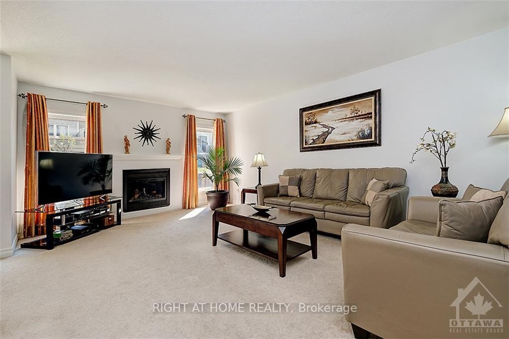 Photo 5 of 849 Clearbrook Drive, Ottawa, Barrhaven - Strandherd — HOMEH