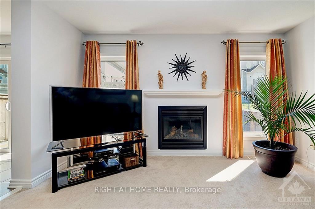 Photo 7 of 849 Clearbrook Drive, Ottawa, Barrhaven - Strandherd — HOMEH
