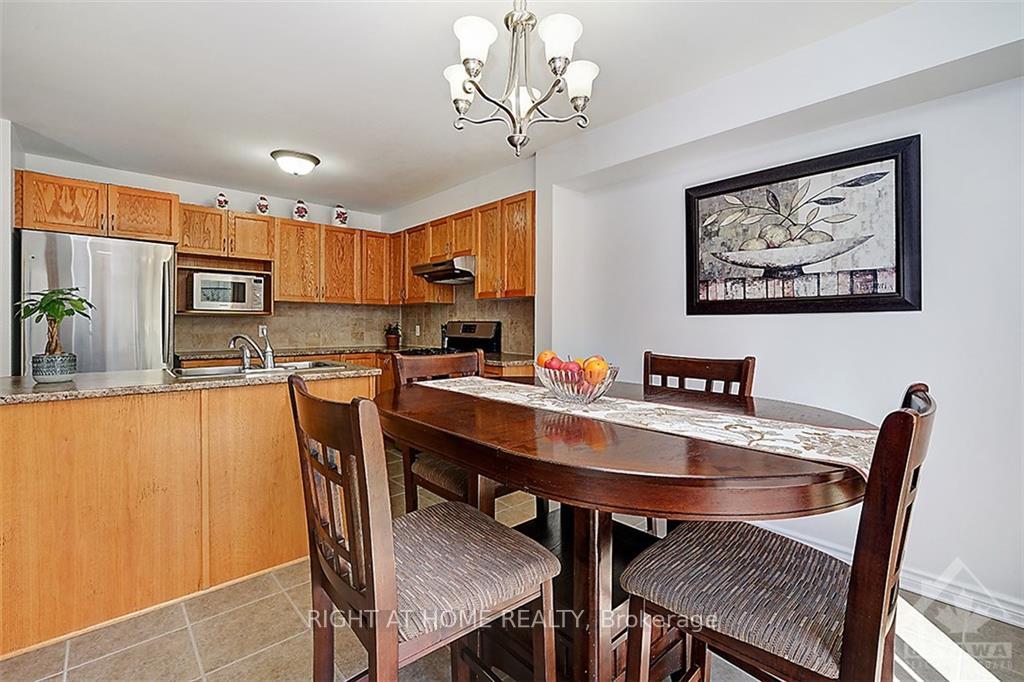 Photo 10 of 849 Clearbrook Drive, Ottawa, Barrhaven - Strandherd — HOMEH