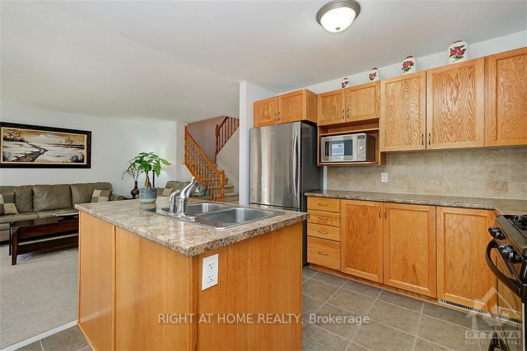 Photo 11 of 849 Clearbrook Drive, Ottawa, Barrhaven - Strandherd — HOMEH