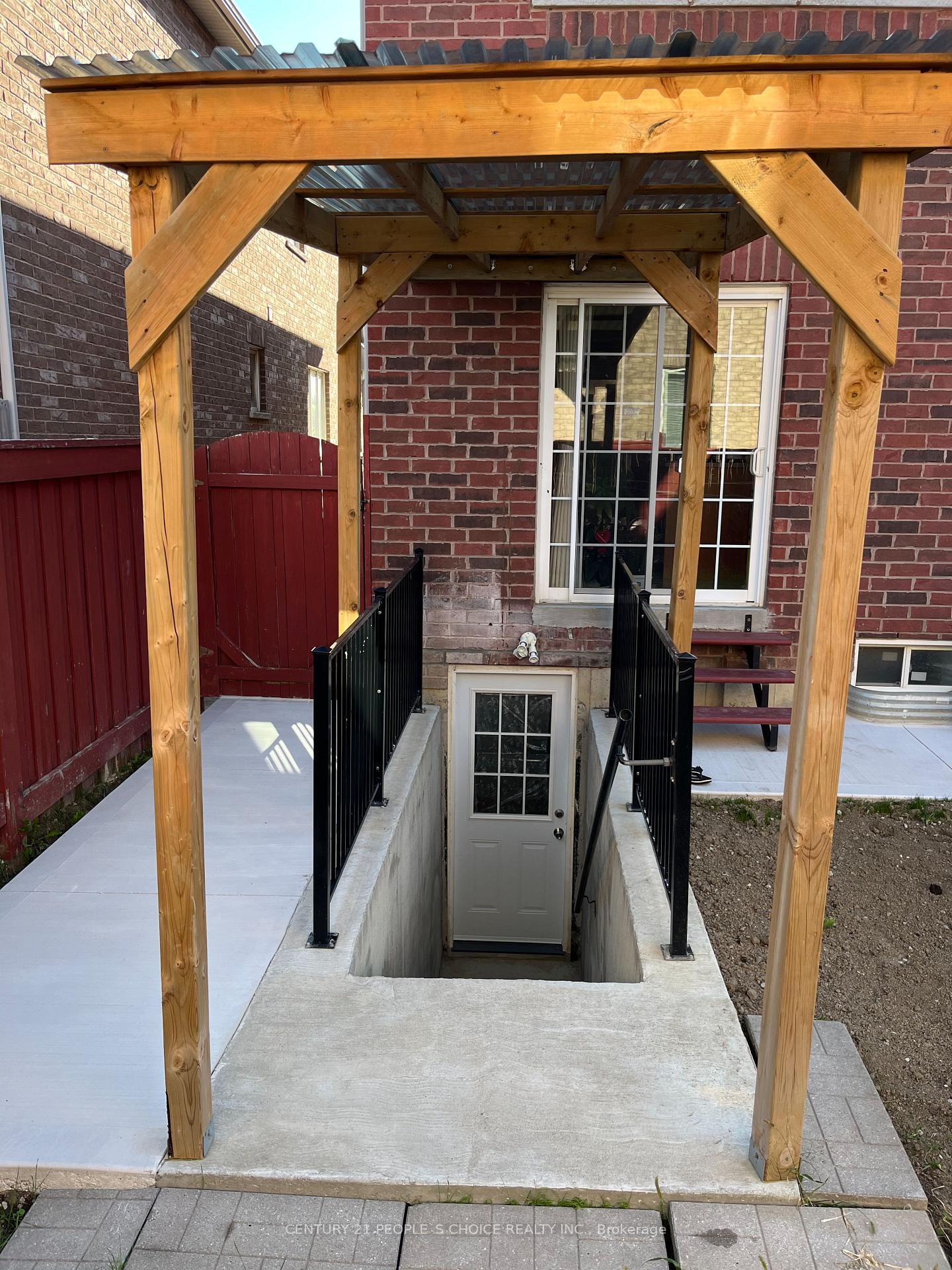 Photo 3 of Unit Bsmt, 14 Bersan Terrace, Brampton, Bram East — HOMEH