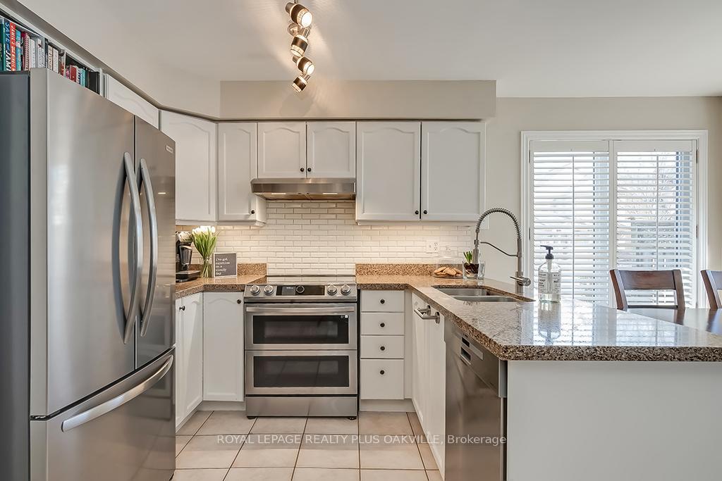 Photo 8 of 2234 Shadetree Avenue, Burlington, Orchard — HOMEH