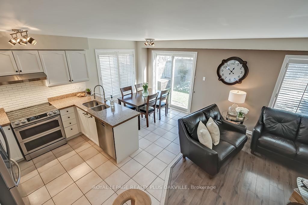 Photo 12 of 2234 Shadetree Avenue, Burlington, Orchard — HOMEH