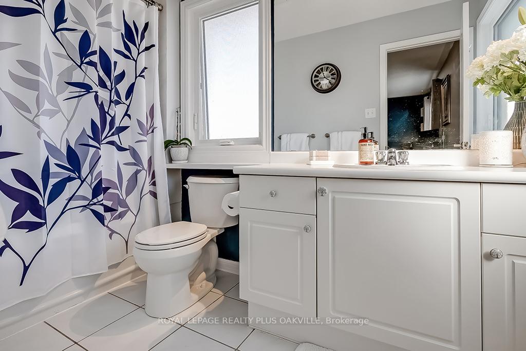 Photo 16 of 2234 Shadetree Avenue, Burlington, Orchard — HOMEH