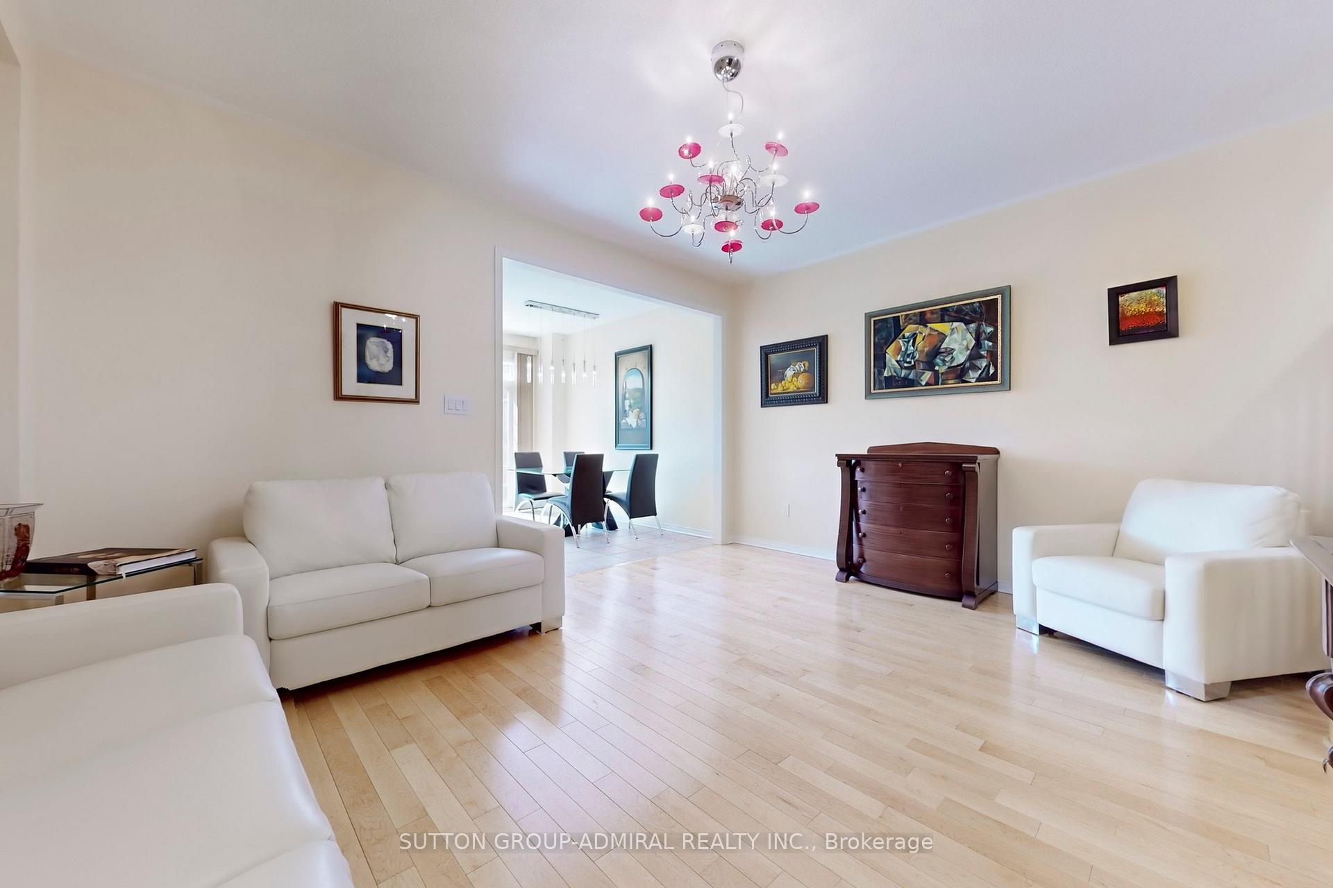 Photo 5 of 23 Warbler Avenue, Vaughan, Patterson — HOMEH