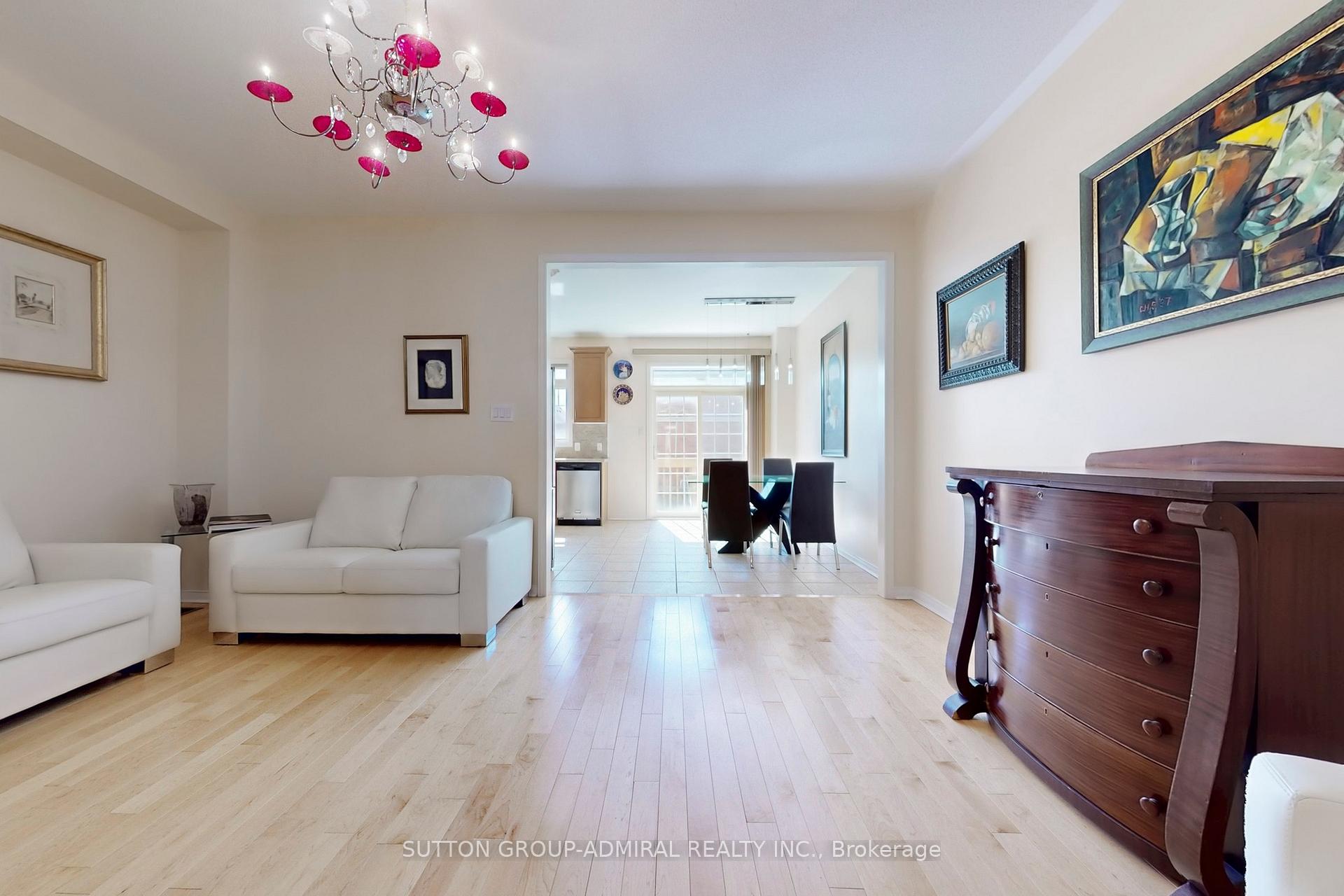 Photo 6 of 23 Warbler Avenue, Vaughan, Patterson — HOMEH