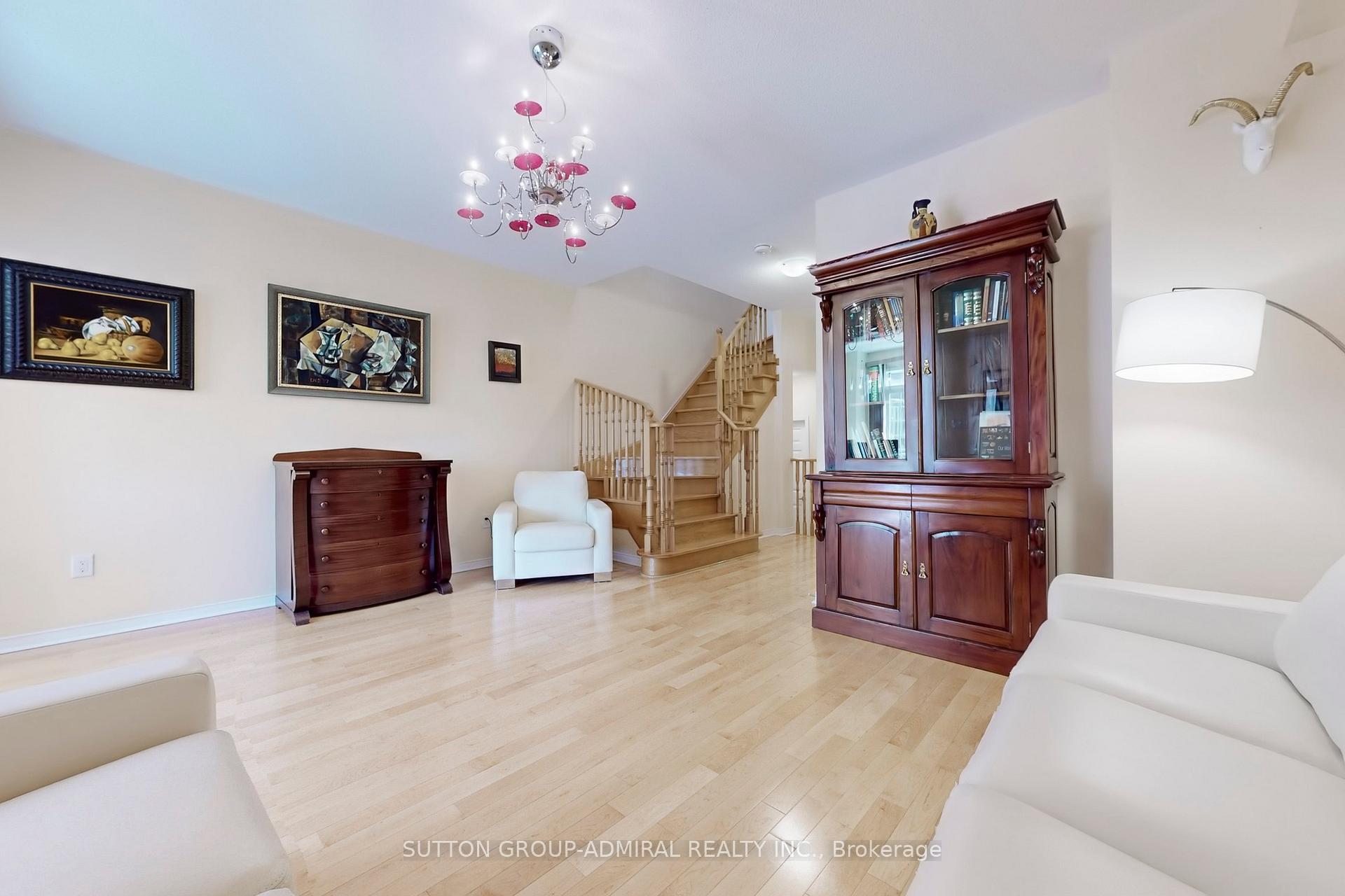 Photo 7 of 23 Warbler Avenue, Vaughan, Patterson — HOMEH