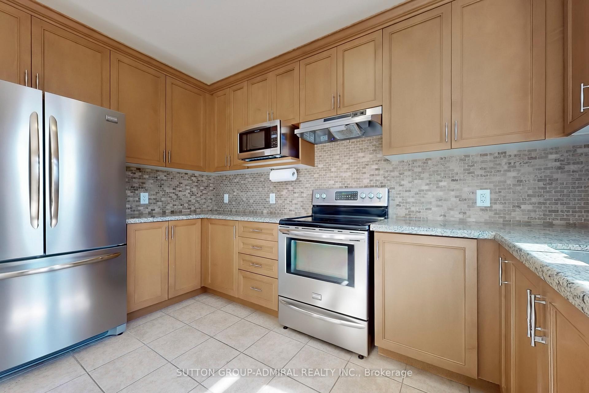 Photo 12 of 23 Warbler Avenue, Vaughan, Patterson — HOMEH