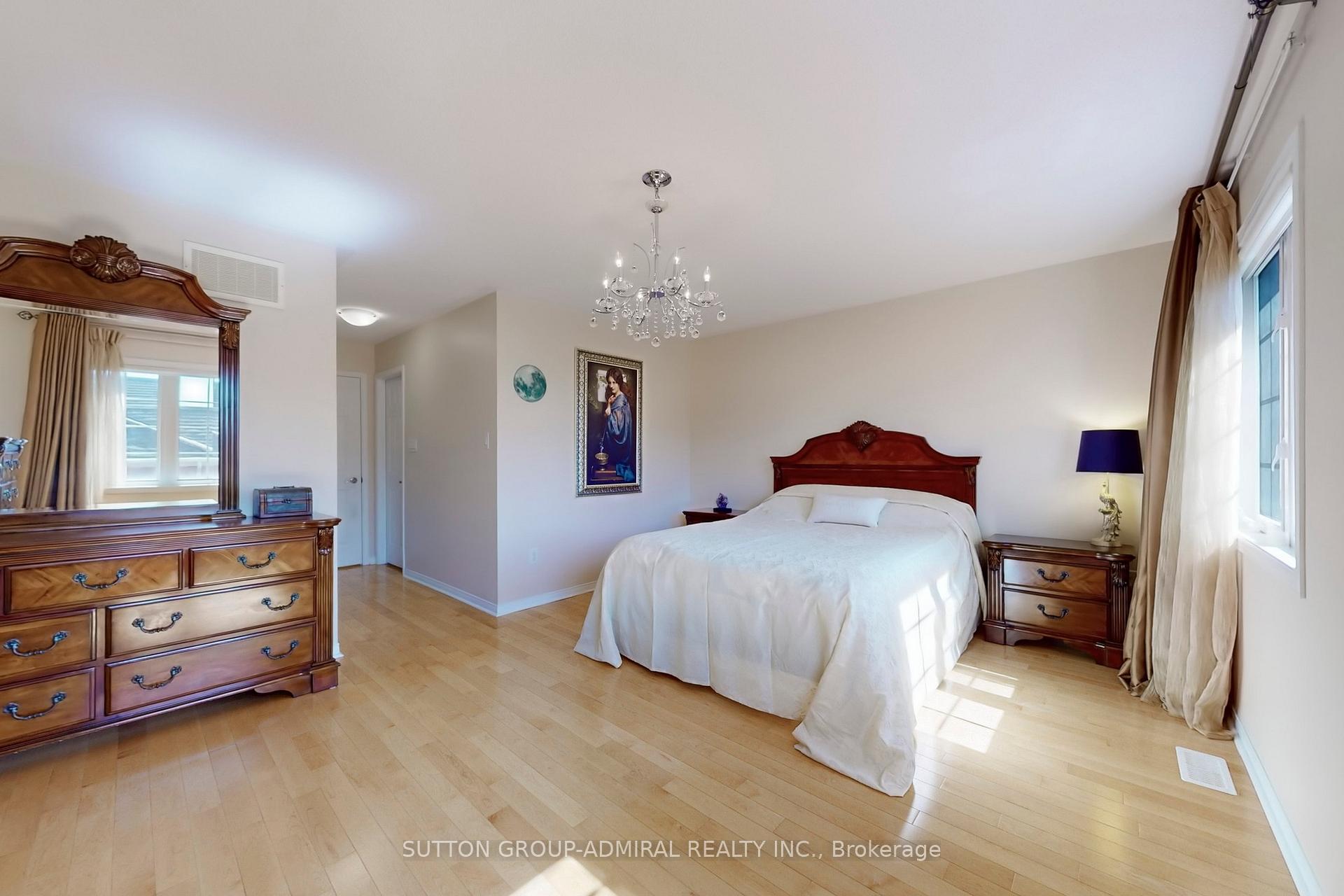Photo 16 of 23 Warbler Avenue, Vaughan, Patterson — HOMEH