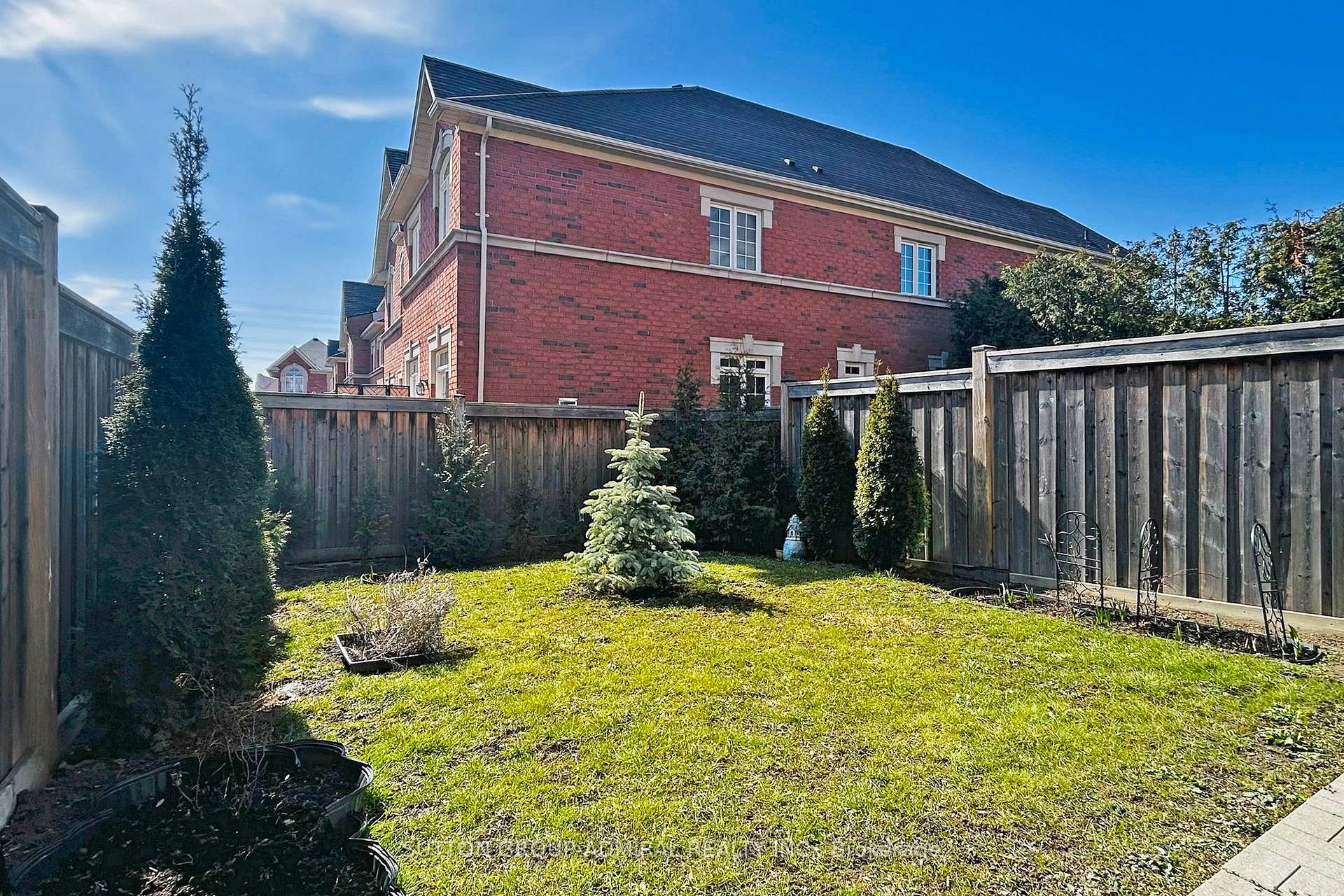 Photo 33 of 23 Warbler Avenue, Vaughan, Patterson — HOMEH
