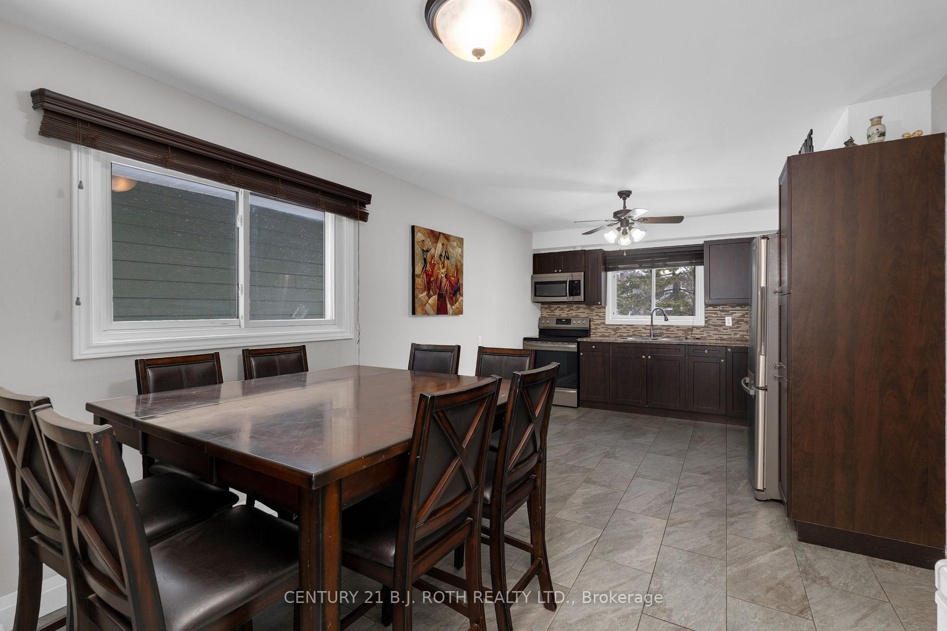 Photo 3 of 25 Elizabeth Street, Barrie, Ardagh — HOMEH