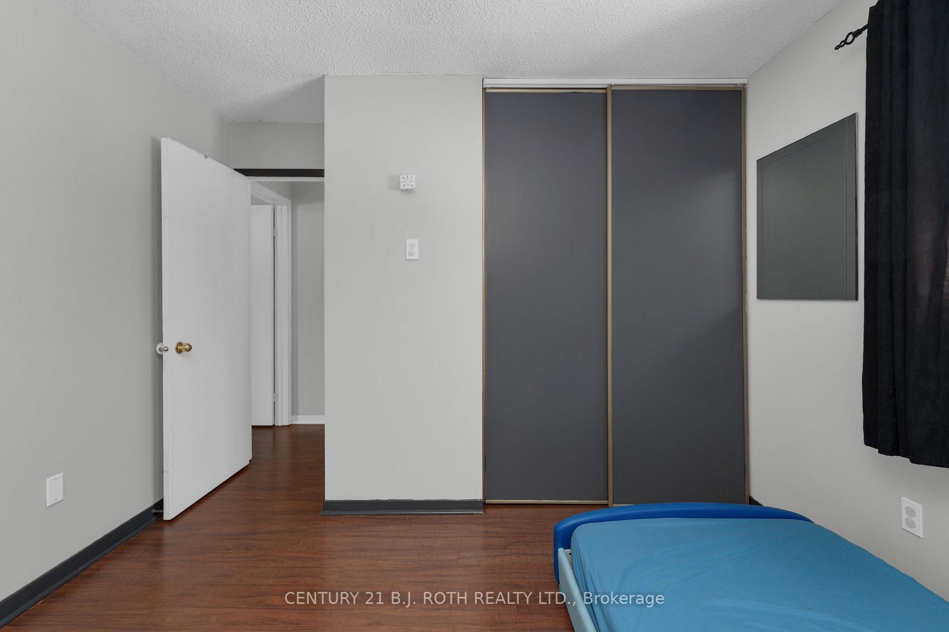 Photo 10 of 25 Elizabeth Street, Barrie, Ardagh — HOMEH