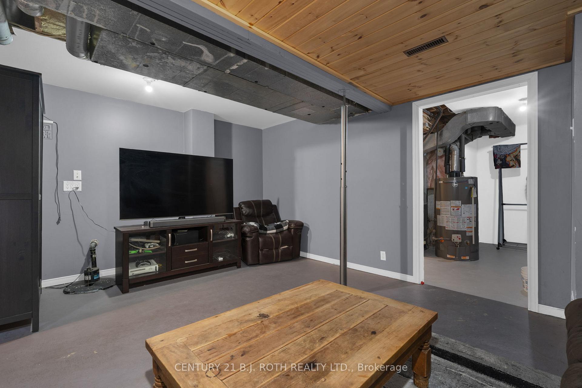 Photo 14 of 25 Elizabeth Street, Barrie, Ardagh — HOMEH