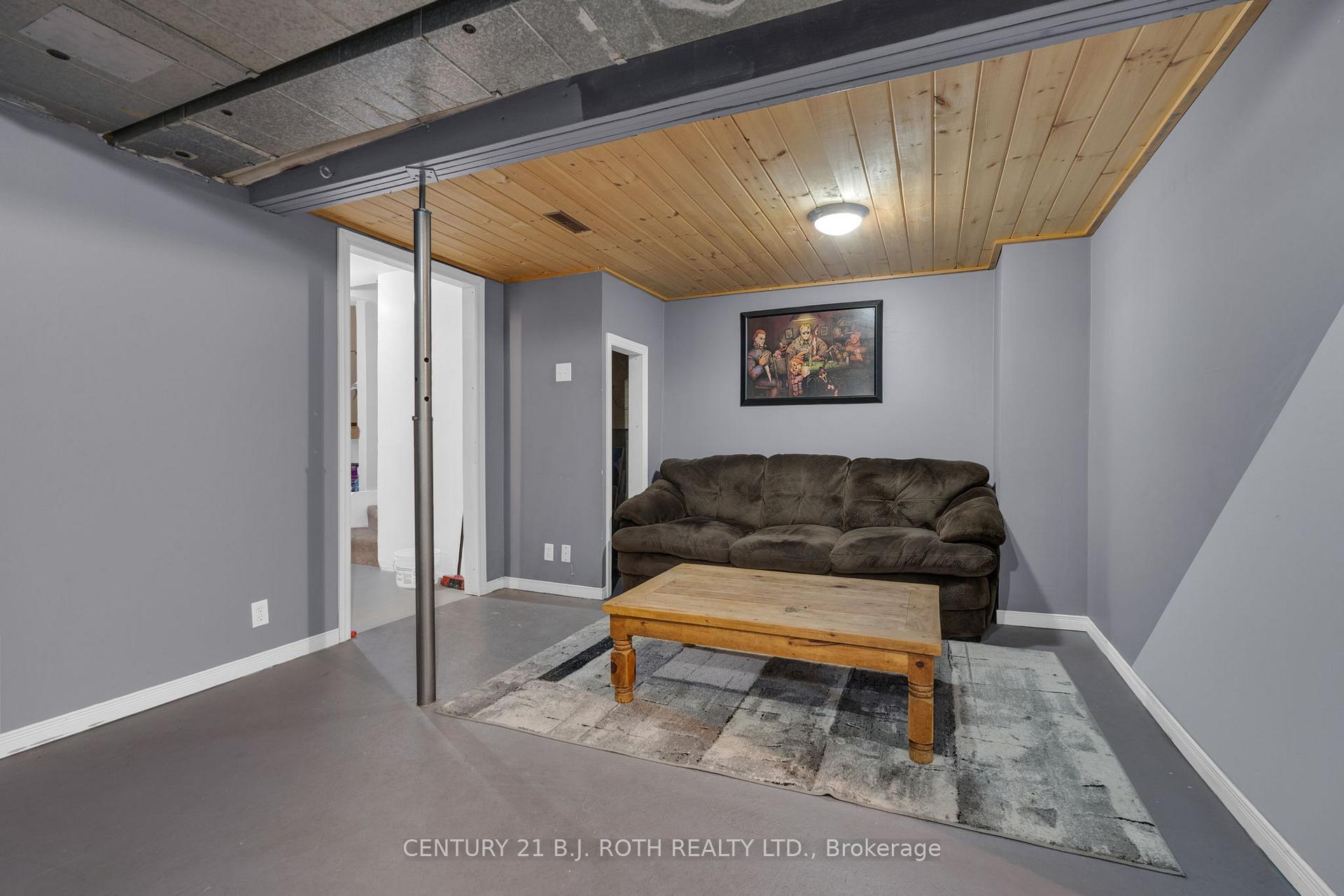 Photo 15 of 25 Elizabeth Street, Barrie, Ardagh — HOMEH