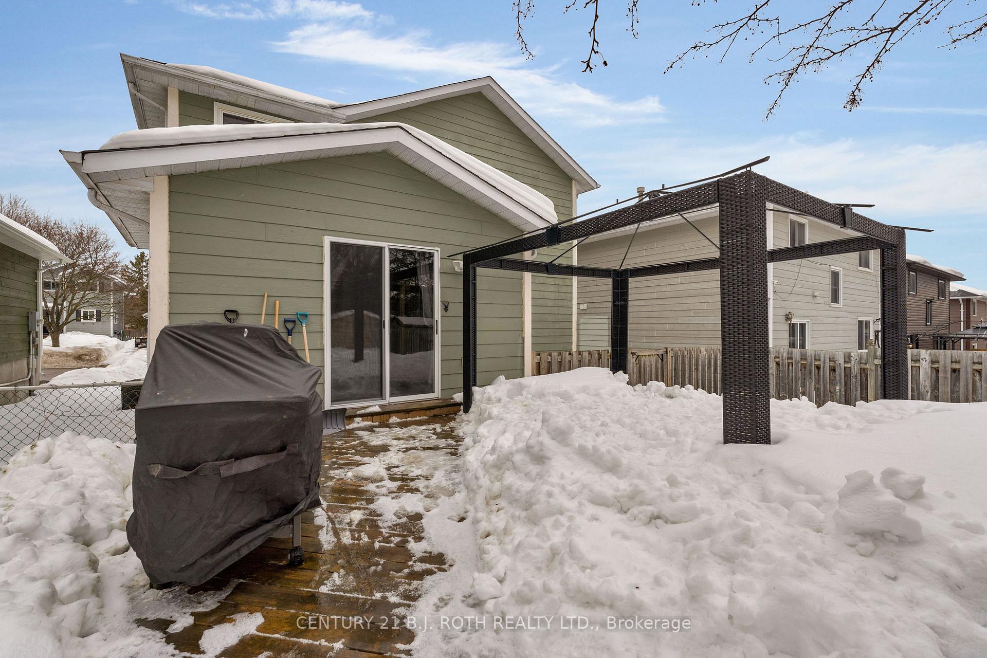 Photo 22 of 25 Elizabeth Street, Barrie, Ardagh — HOMEH