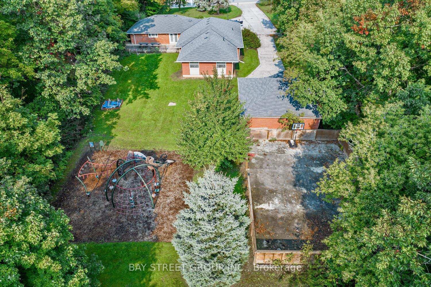 Photo 6 of 1751 Queen Street W, Brampton, Credit Valley — HOMEH