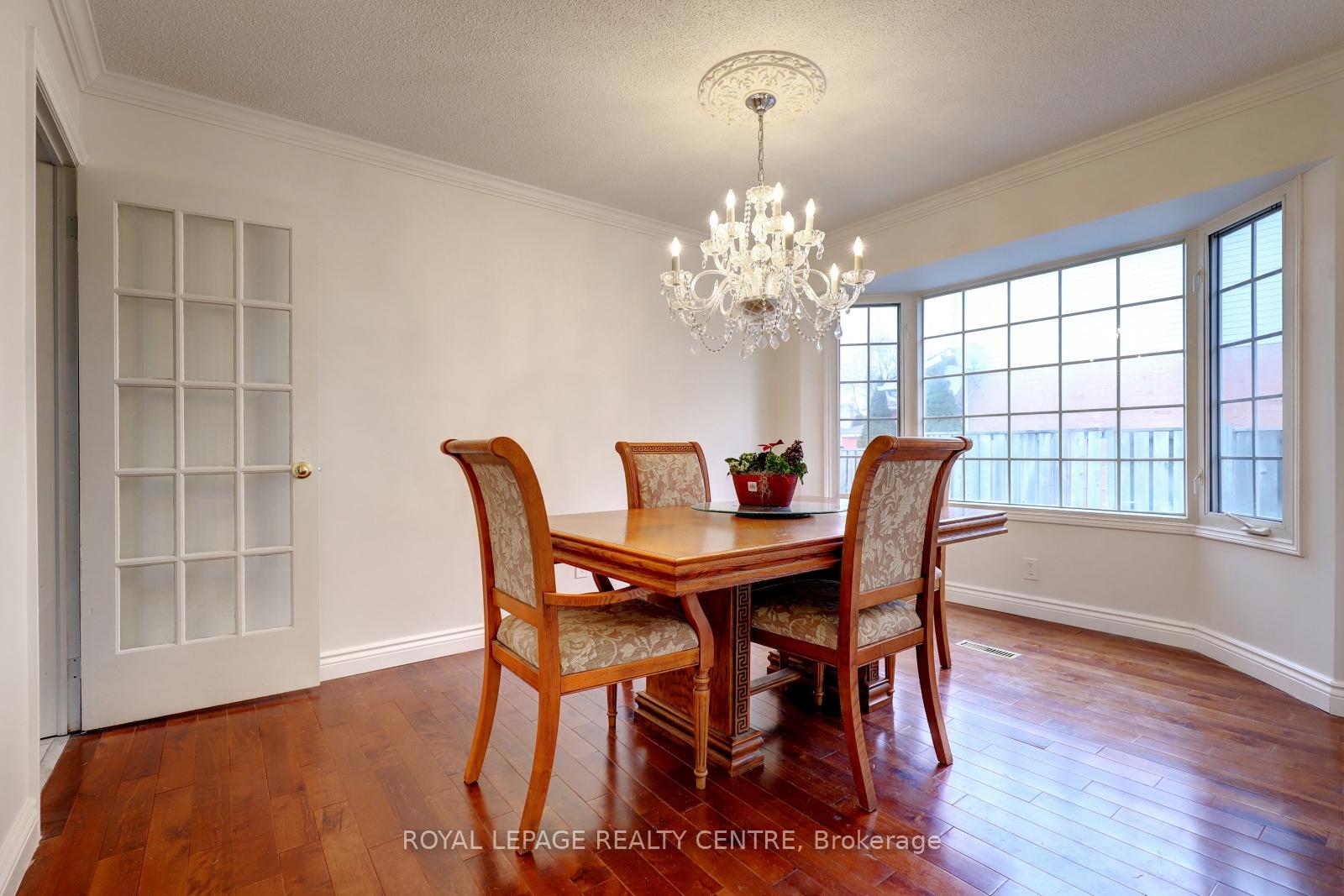 Photo 8 of 3200 Hazelwood Avenue, Burlington, Headon — HOMEH