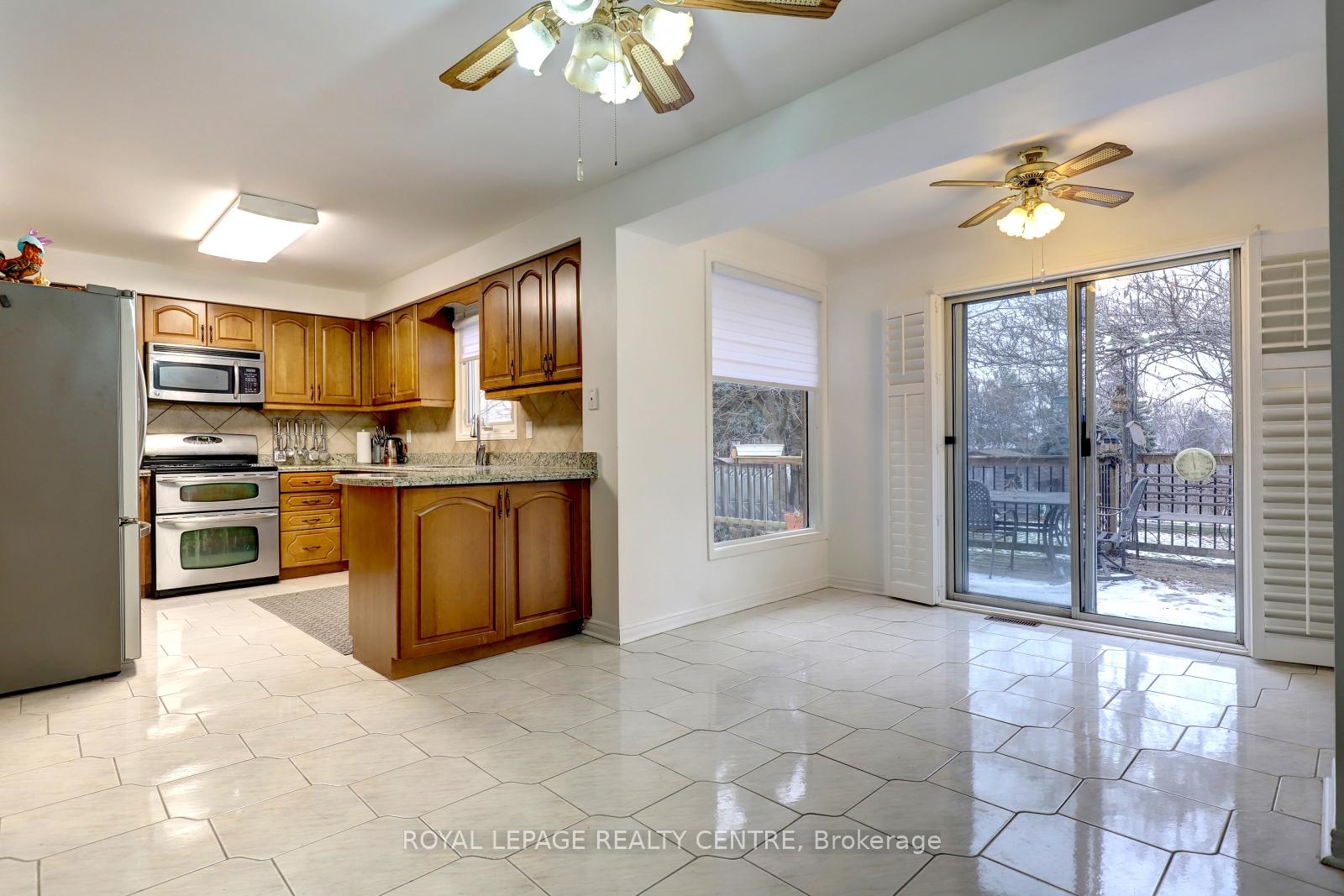 Photo 10 of 3200 Hazelwood Avenue, Burlington, Headon — HOMEH