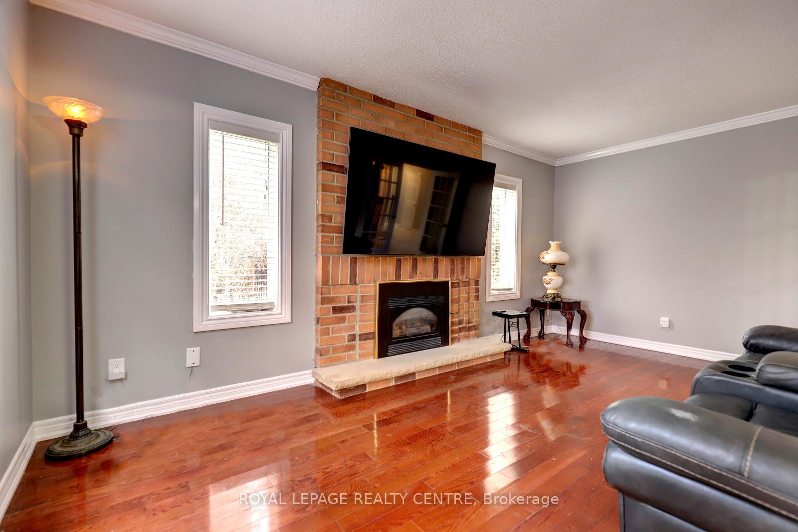 Photo 17 of 3200 Hazelwood Avenue, Burlington, Headon — HOMEH