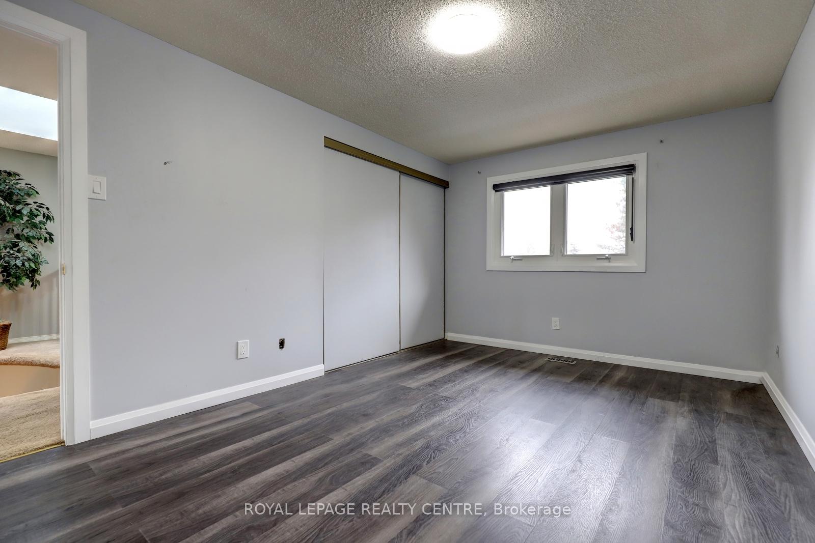 Photo 25 of 3200 Hazelwood Avenue, Burlington, Headon — HOMEH