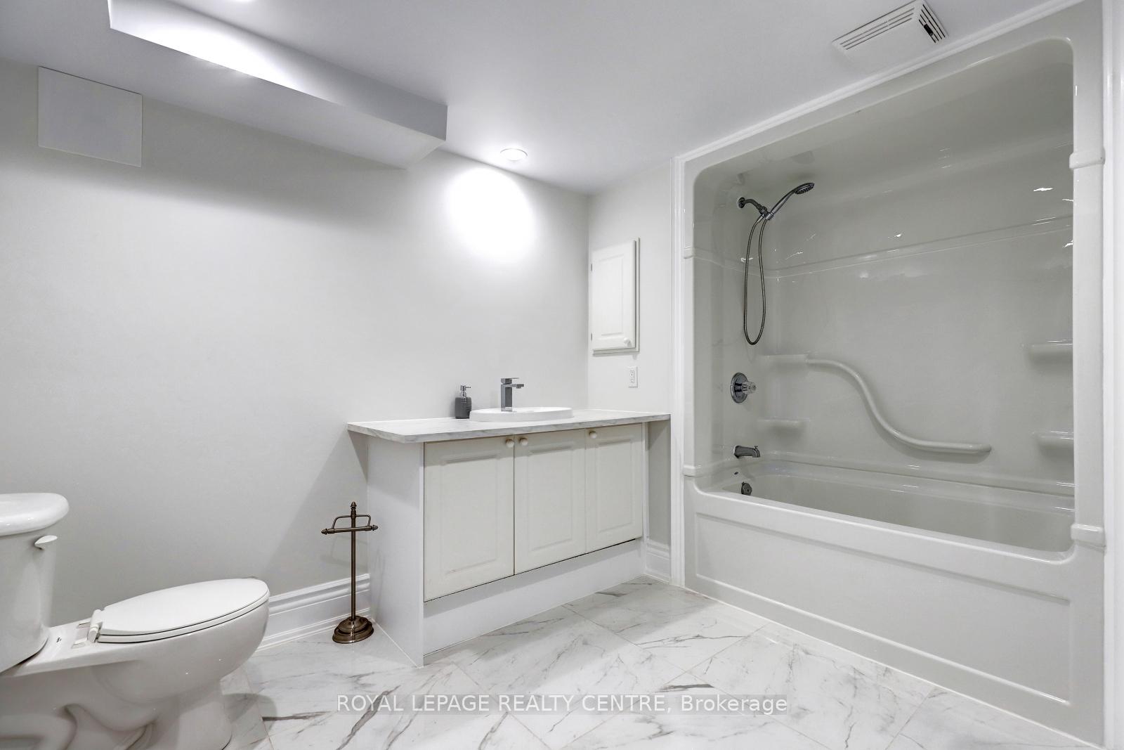 Photo 31 of 3200 Hazelwood Avenue, Burlington, Headon — HOMEH