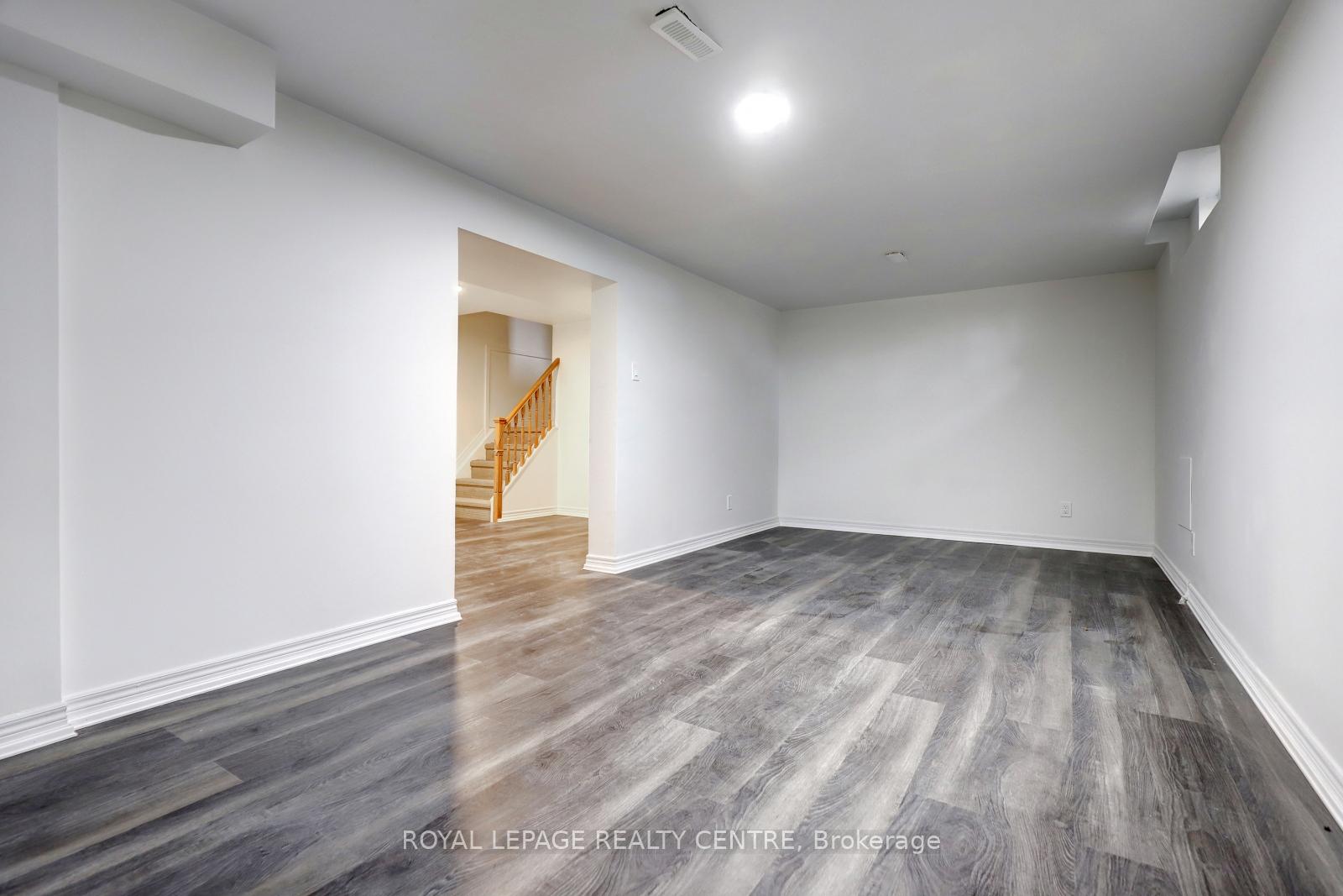 Photo 32 of 3200 Hazelwood Avenue, Burlington, Headon — HOMEH