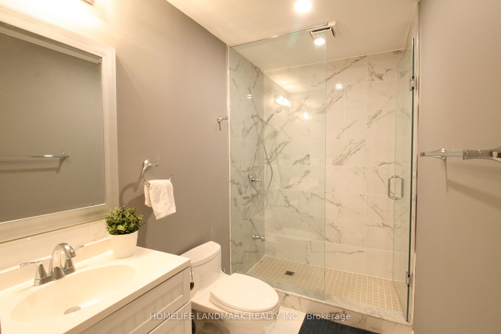 Photo 4 of 131 Roseborough Crescent, Vaughan, Uplands — HOMEH