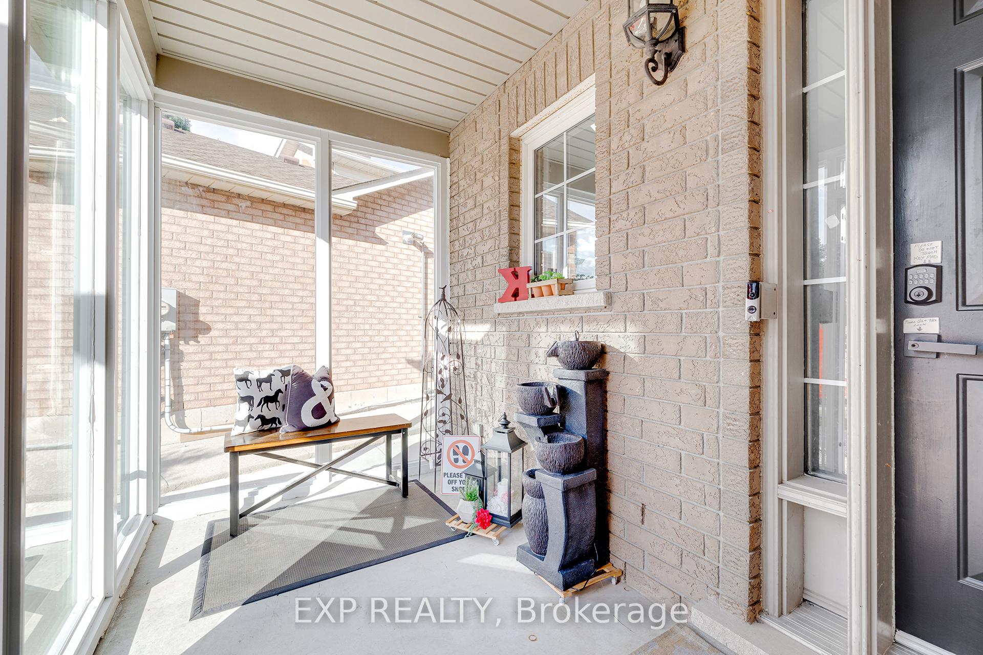 Photo 4 of 44 Pentland Road, Hamilton, Waterdown — HOMEH