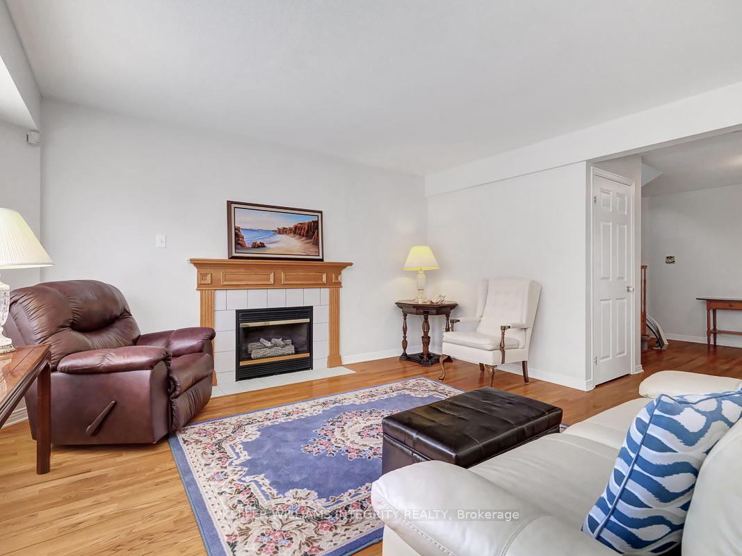 Photo 4 of 19 Armagh Way, Ottawa, Barrhaven - Longfields — HOMEH