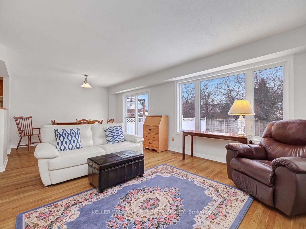 Photo 5 of 19 Armagh Way, Ottawa, Barrhaven - Longfields — HOMEH