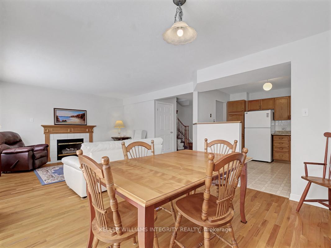 Photo 8 of 19 Armagh Way, Ottawa, Barrhaven - Longfields — HOMEH