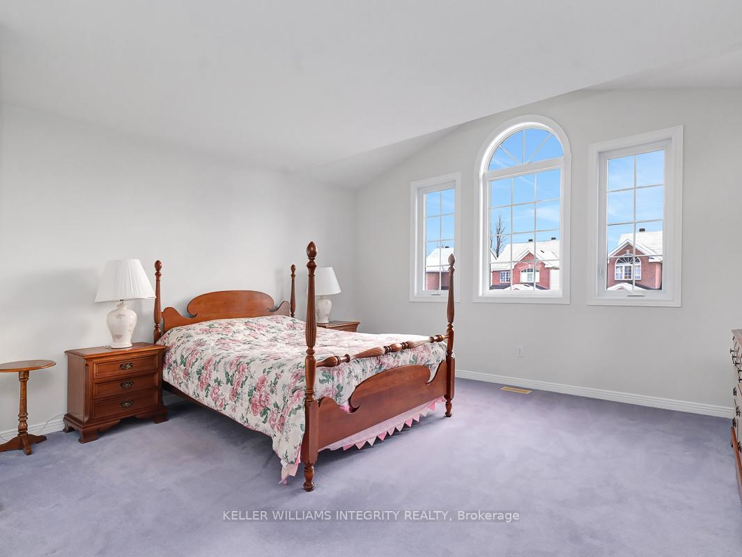 Photo 12 of 19 Armagh Way, Ottawa, Barrhaven - Longfields — HOMEH