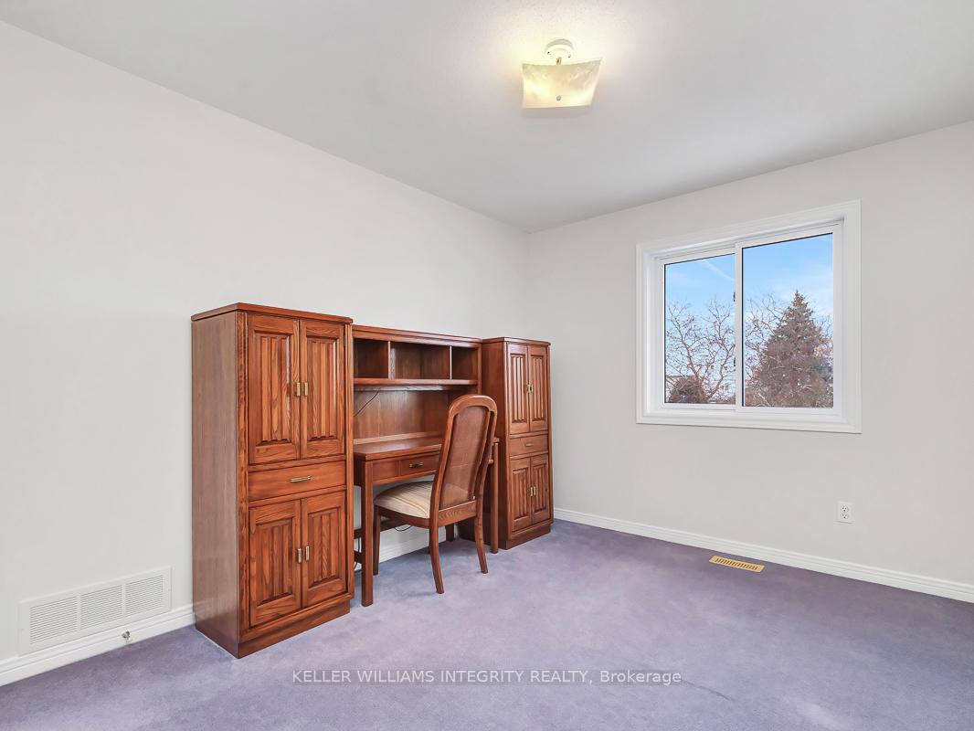 Photo 17 of 19 Armagh Way, Ottawa, Barrhaven - Longfields — HOMEH