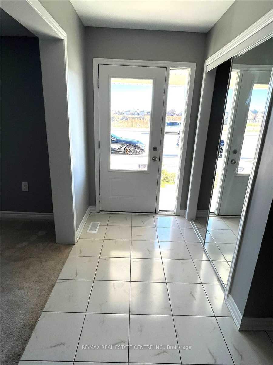 Photo 15 of 462 Remembrance Road, Brampton, Northwest Brampton — HOMEH