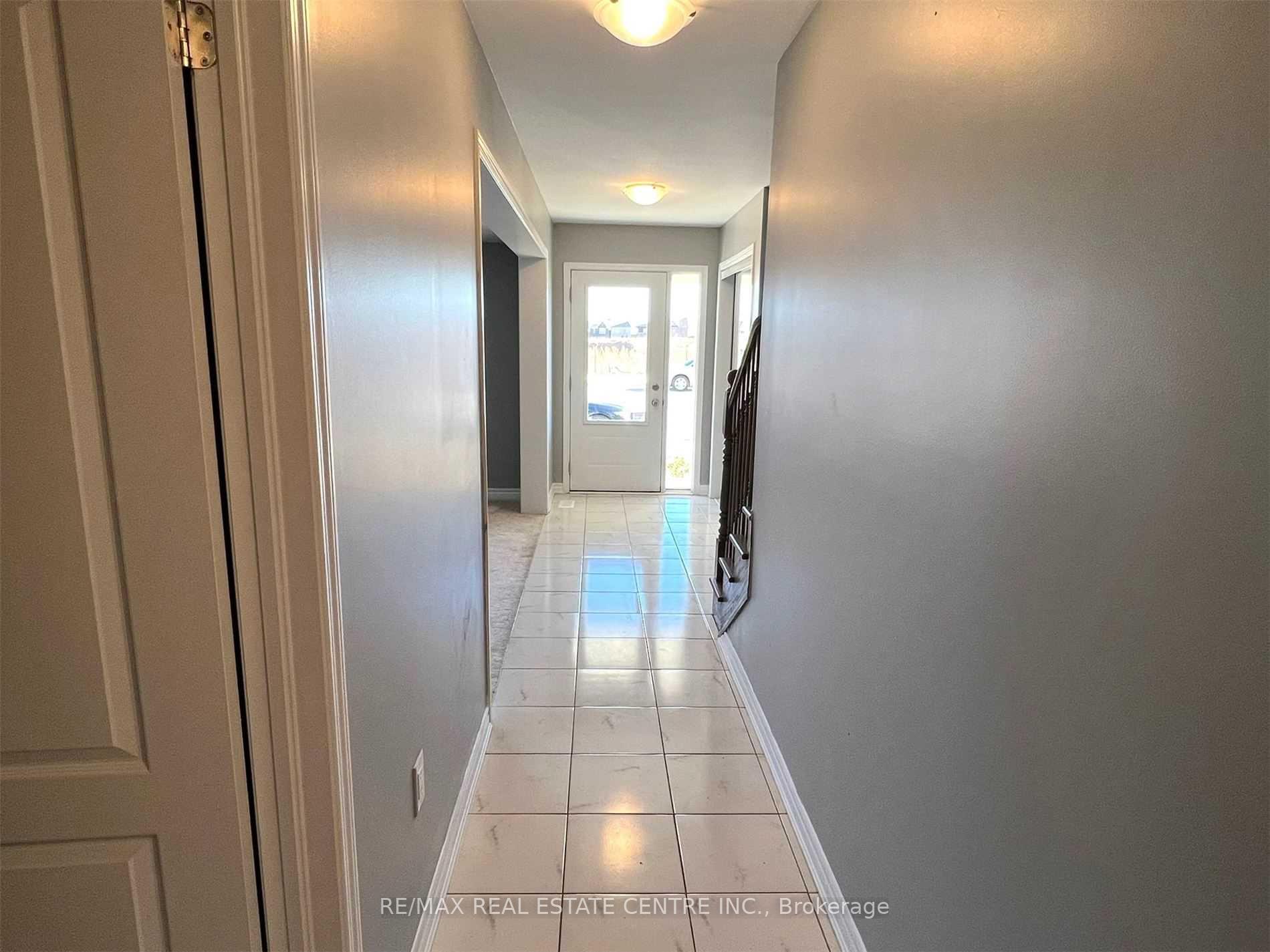 Photo 3 of 462 Remembrance Road, Brampton, Northwest Brampton — HOMEH